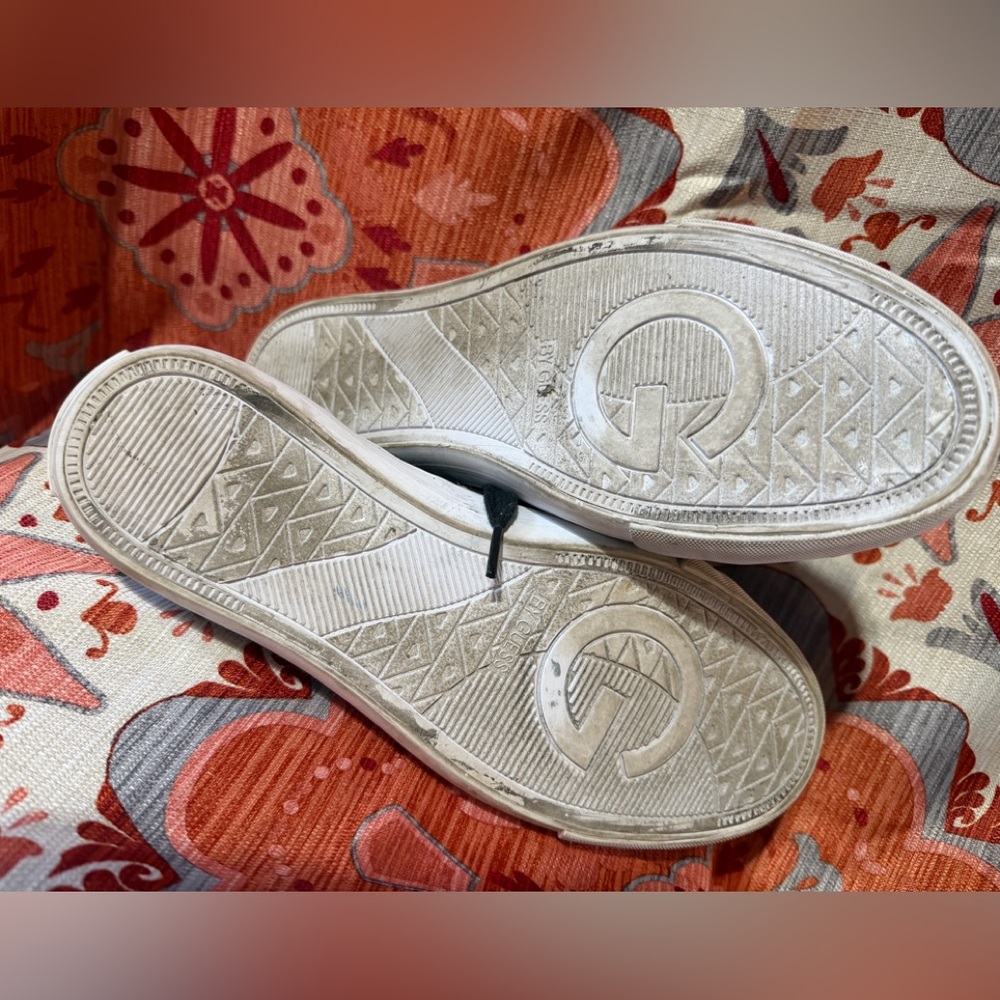 G by Guess backer 2 quilted sneakers sz 10 - Picture 5 of 6